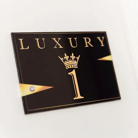 Luxury Number 1 * Fiume