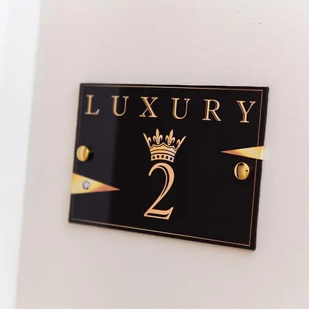 Luxury Number 1 * Fiume