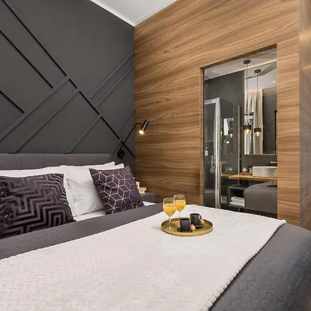 Luxury Number 1 * Fiume