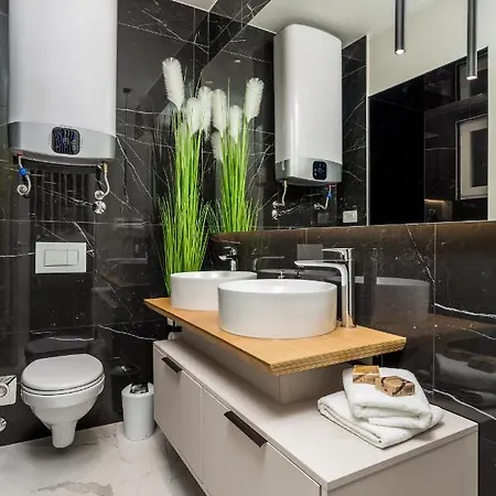 Luxury Number 1 Apartment